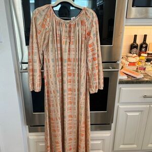 VINTAGE Elle Casuals for her caftan. One size. Has tears—bottom hem/shoulder.